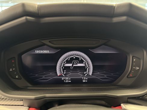 Used 2020 Lamborghini Urus image 20