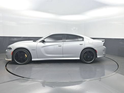 Used 2022 Dodge Charger R/T w/ Blacktop Package RWD image 2
