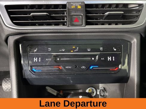 Used 2025 Volkswagen Taos SEL w/ Black Wheel Plus Package image 17