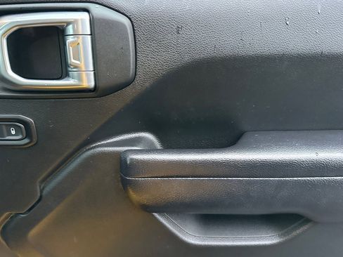 Used 2021 Jeep Wrangler Unlimited Sport image 19