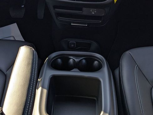 New 2026 Chrysler Voyager LX image 18