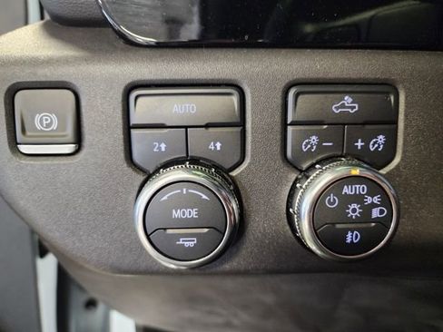 Used 2024 GMC Sierra 1500 Elevation image 21