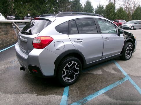 Used 2016 Subaru Crosstrek 2.0i Premium w/ Moonroof Package image 8
