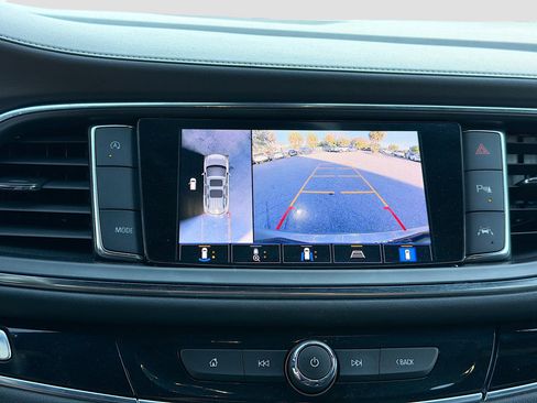 Used 2023 Buick Enclave Avenir w/ Avenir Technology Package image 31