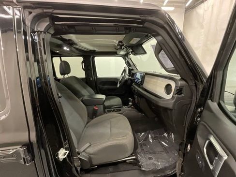 Used 2024 Jeep Gladiator Sport AWD/4WD image 23