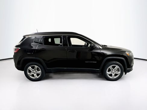 Used 2023 Jeep Compass Latitude w/ Convenience Group AWD/4WD image 4