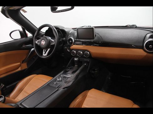 Used 2019 FIAT 124 Spider Lusso w/ Convenience Group RWD image 18