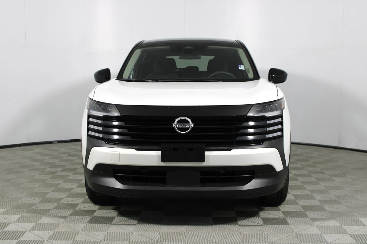 Used 2025 Nissan Kicks SV FWD image 16