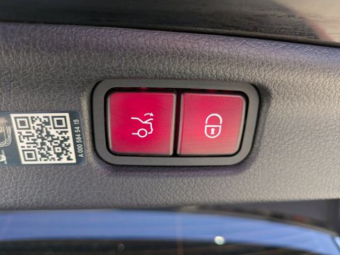 Used 2022 Mercedes-Benz C 300 4DR SDN C300 C 30 image 17