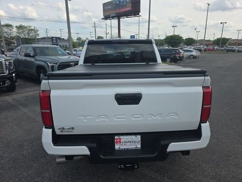 Used 2025 Toyota Tacoma SR5 image 5