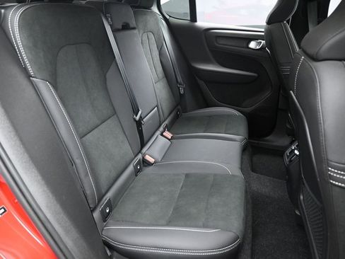 Used 2023 Volvo C40 P8 Recharge Ultimate AWD/4WD image 31