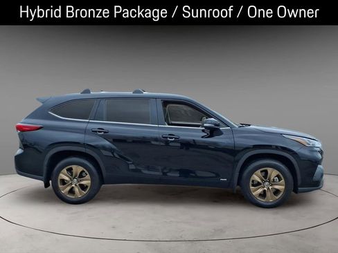 Used 2023 Toyota Highlander Bronze Edition AWD/4WD image 10