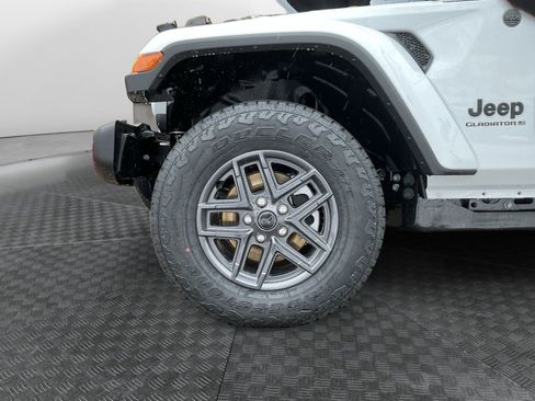 New 2026 Jeep Gladiator Sport AWD/4WD image 14