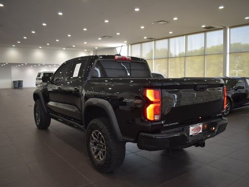 Used 2026 Chevrolet Colorado ZR2 w/ Technology Package AWD/4WD image 5