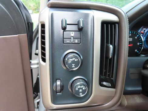 Used 2018 GMC Sierra 1500 Denali AWD/4WD image 26