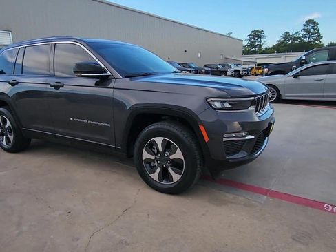 Used 2023 Jeep Grand Cherokee 4WD 4xe image 2