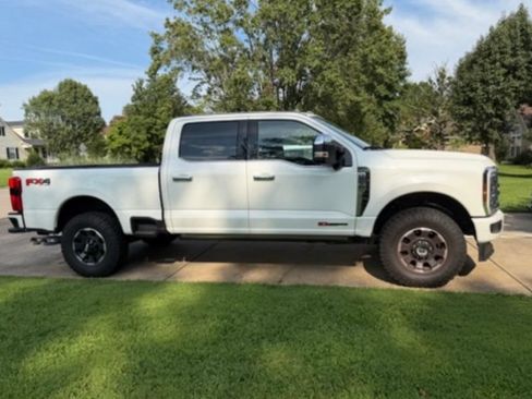 Used 2024 Ford F350 Platinum AWD/4WD image 3