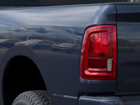 New 2026 RAM 2500 Laramie AWD/4WD image 10