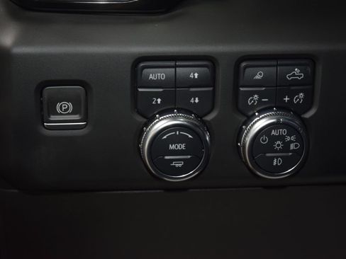 Used 2022 GMC Sierra 1500 Denali w/ Technology Package AWD/4WD image 36