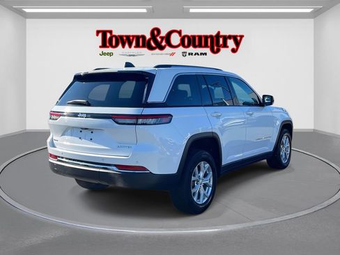 Certified 2023 Jeep Grand Cherokee Limited image 4