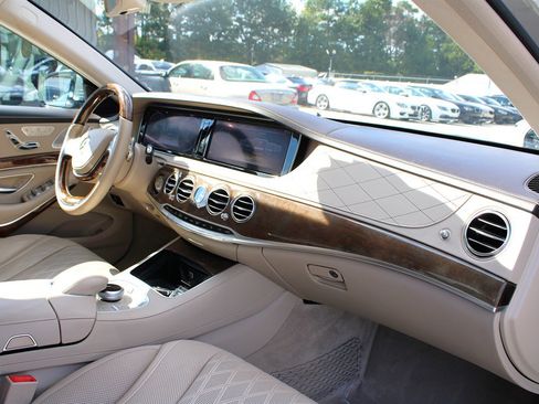 Used 2014 Mercedes-Benz S 550 Sedan image 16