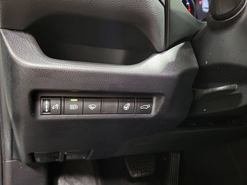 Used 2022 Toyota RAV4 XLE Premium AWD/4WD image 26