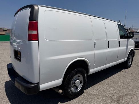 Used 2007 Chevrolet Express 3500 RWD image 6