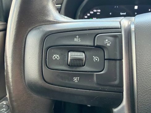 Used 2023 GMC Yukon SLT RWD image 25