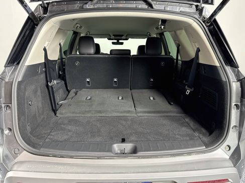 Used 2025 Nissan Pathfinder SL AWD/4WD image 26
