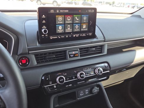 Used 2025 Honda Pilot Touring image 30