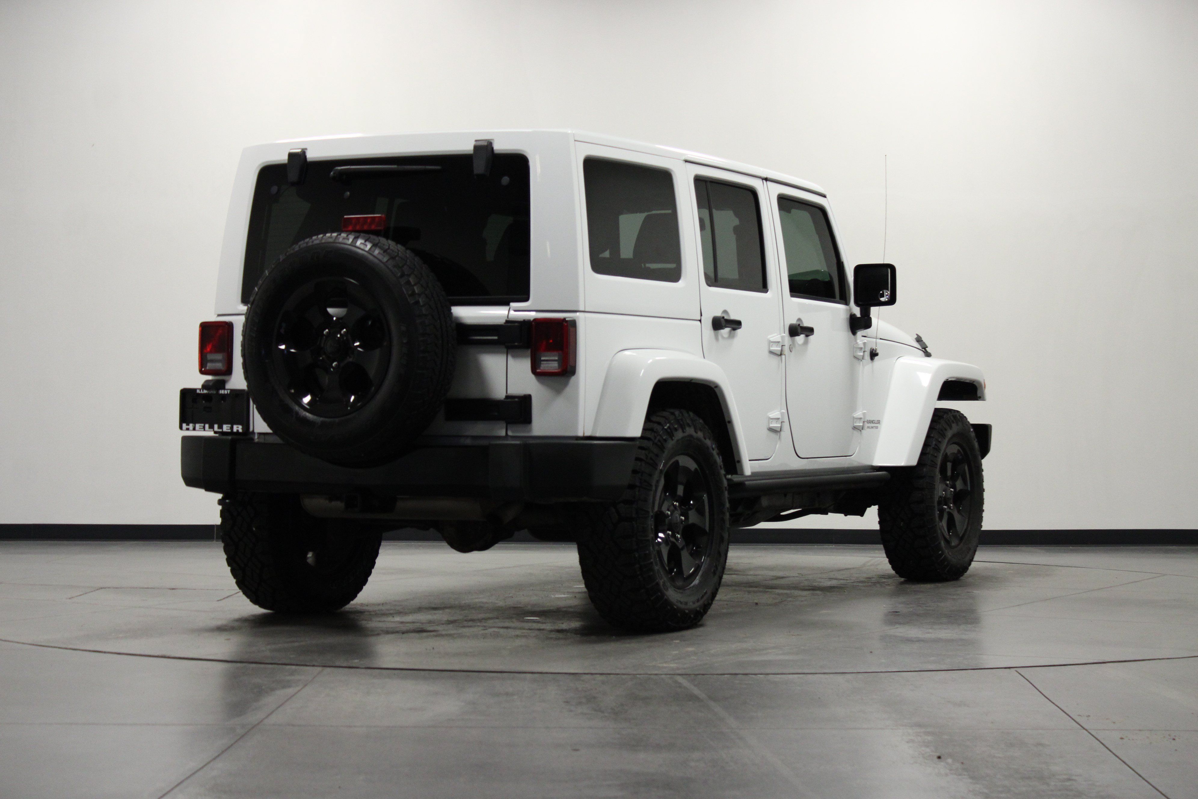 Used 2015 Jeep Wrangler Unlimited Sahara AWD/4WD image 4