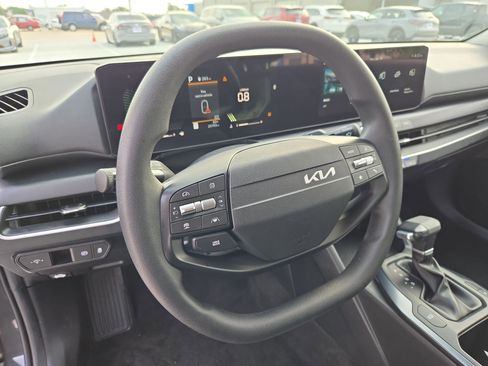 Used 2025 Kia K4 FWD image 17