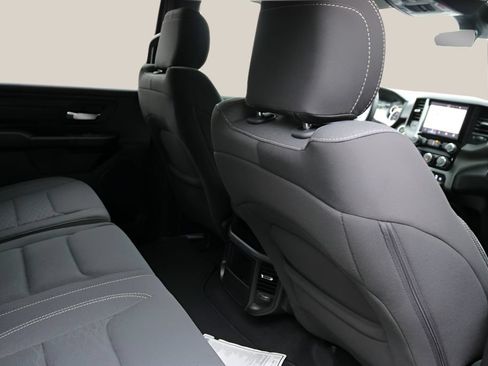 New 2026 RAM 1500 Express AWD/4WD image 18