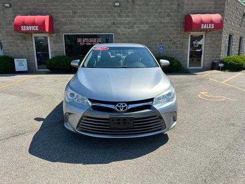 Used 2017 Toyota Camry XLE FWD image 2