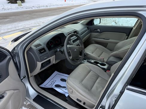 Used 2010 Ford Fusion SEL image 10
