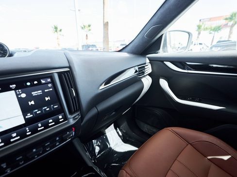 Used 2022 Maserati Levante Modena image 56