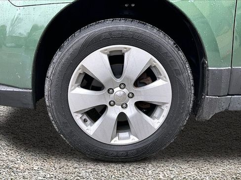 Used 2010 Subaru Outback 2.5i Premium AWD/4WD image 9