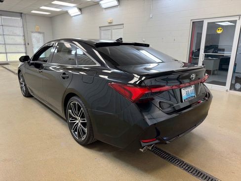 Used 2019 Toyota Avalon XSE w/ All Weather Liner Package FWD image 7