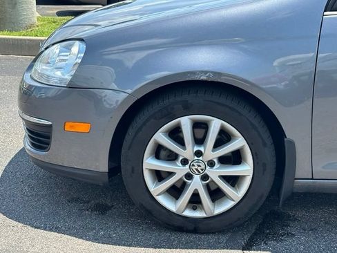 Used 2010 Volkswagen Jetta SE FWD image 8