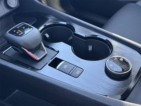 Used 2023 Nissan Rogue SV w/ SV Premium Package image 22