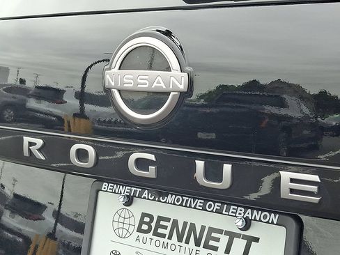 Used 2025 Nissan Rogue SV AWD/4WD image 30
