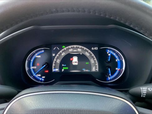 Used 2023 Toyota RAV4 XSE AWD/4WD image 25