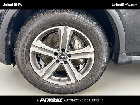 Used 2022 Mercedes-Benz GLC 300 image 2