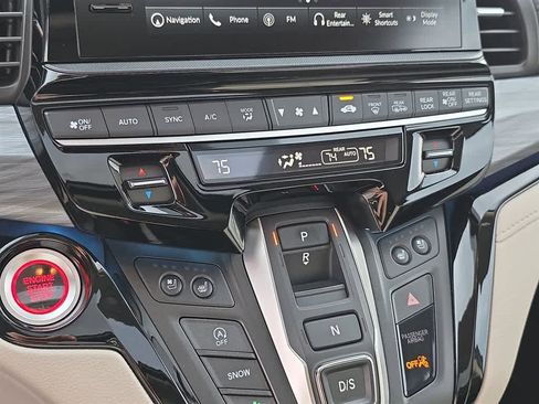Used 2025 Honda Odyssey Elite image 24