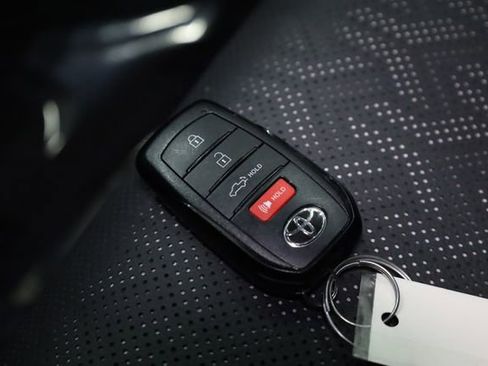 Used 2025 Toyota Tundra Limited image 33