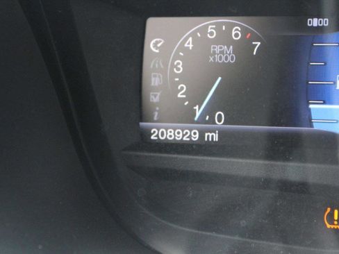 Used 2013 Ford Explorer XLT image 7