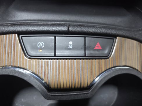 Used 2023 GMC Acadia SLE w/ Driver Convenience Package image 18