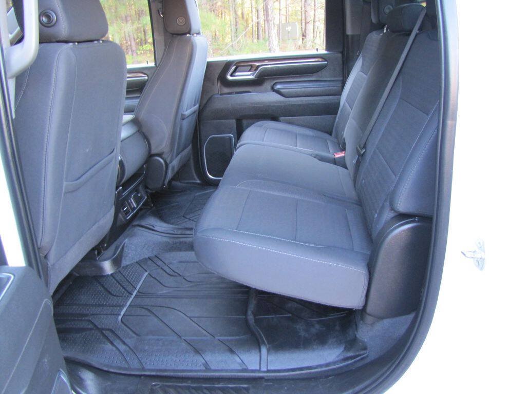 Used 2025 Chevrolet Silverado 2500 LT w/ Convenience Package AWD/4WD image 17
