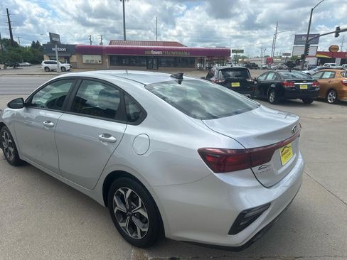 Used 2020 Kia Forte LXS FWD image 5