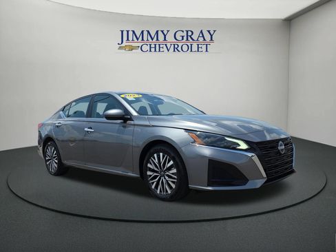 Used 2023 Nissan Altima 2.5 SV FWD image 7